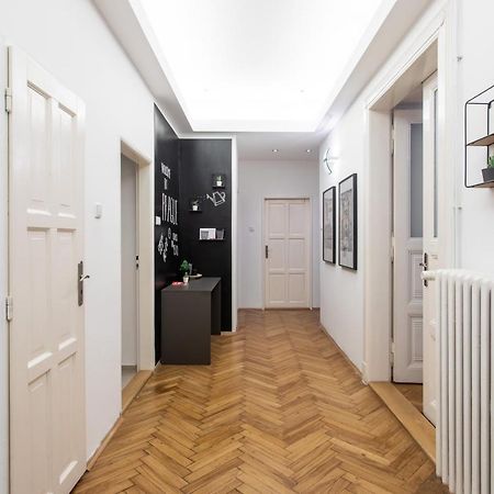 Spacious Apartments Near The River Prag Exterior foto