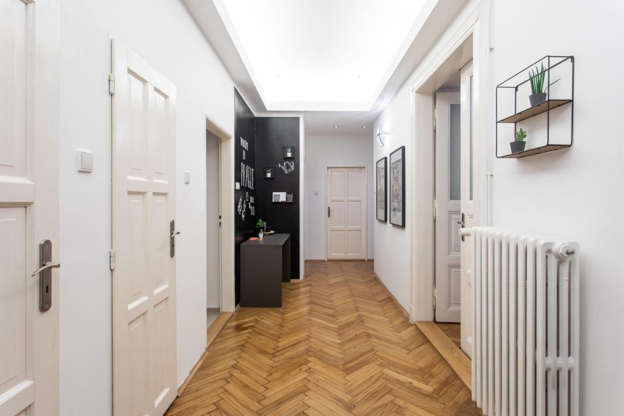 Spacious Apartments Near The River Prag Exterior foto