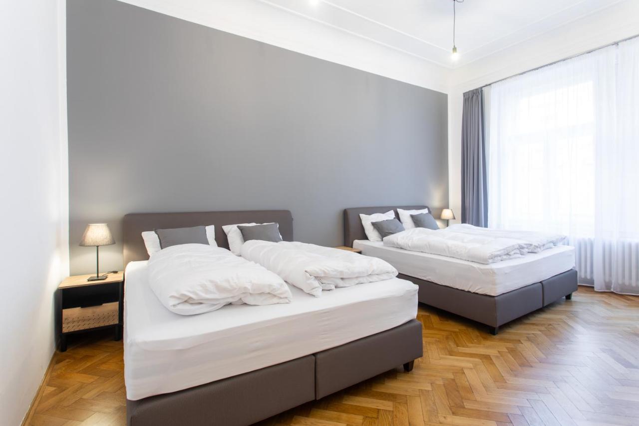 Spacious Apartments Near The River Prag Exterior foto