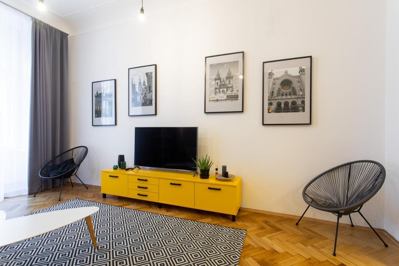 Spacious Apartments Near The River Prag Exterior foto