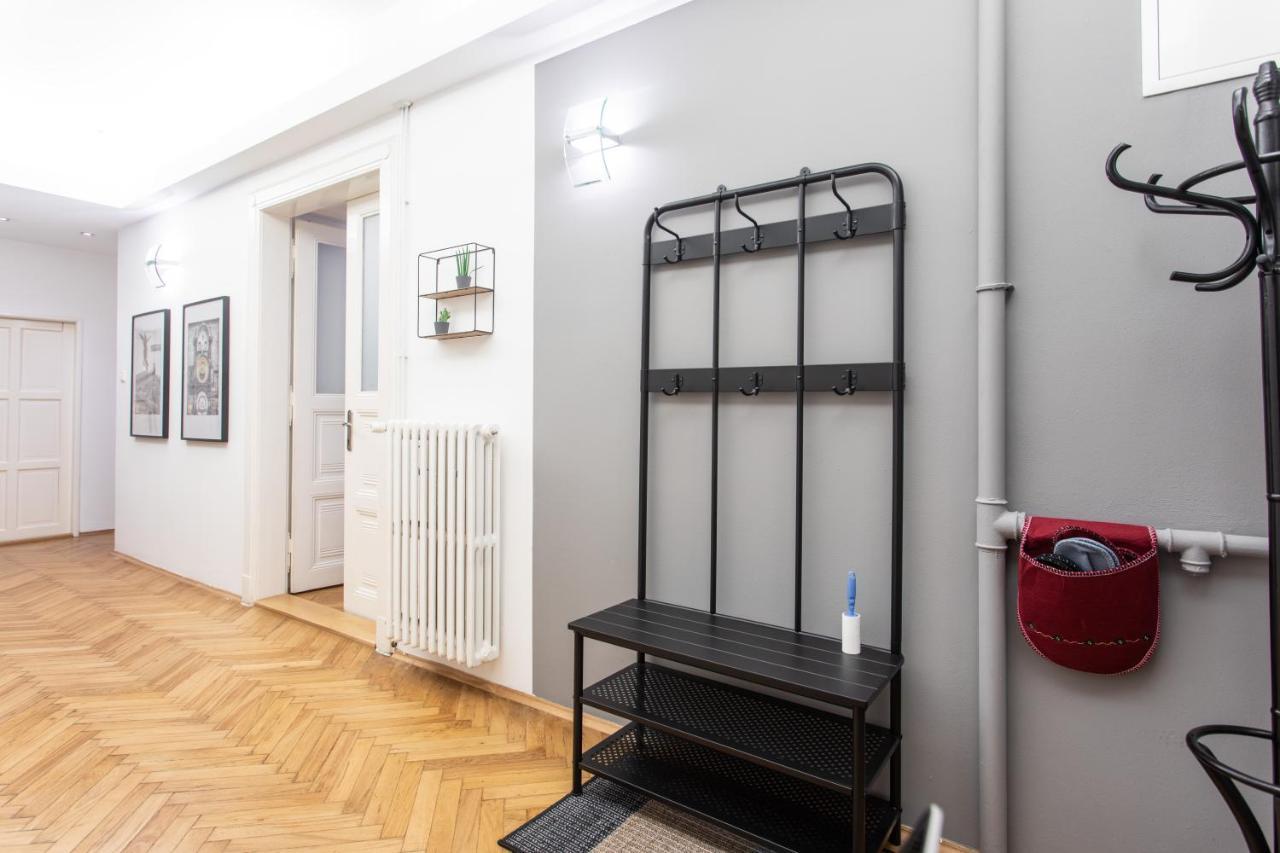 Spacious Apartments Near The River Prag Exterior foto