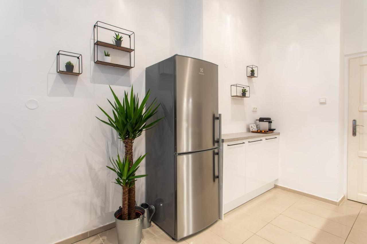 Spacious Apartments Near The River Prag Exterior foto