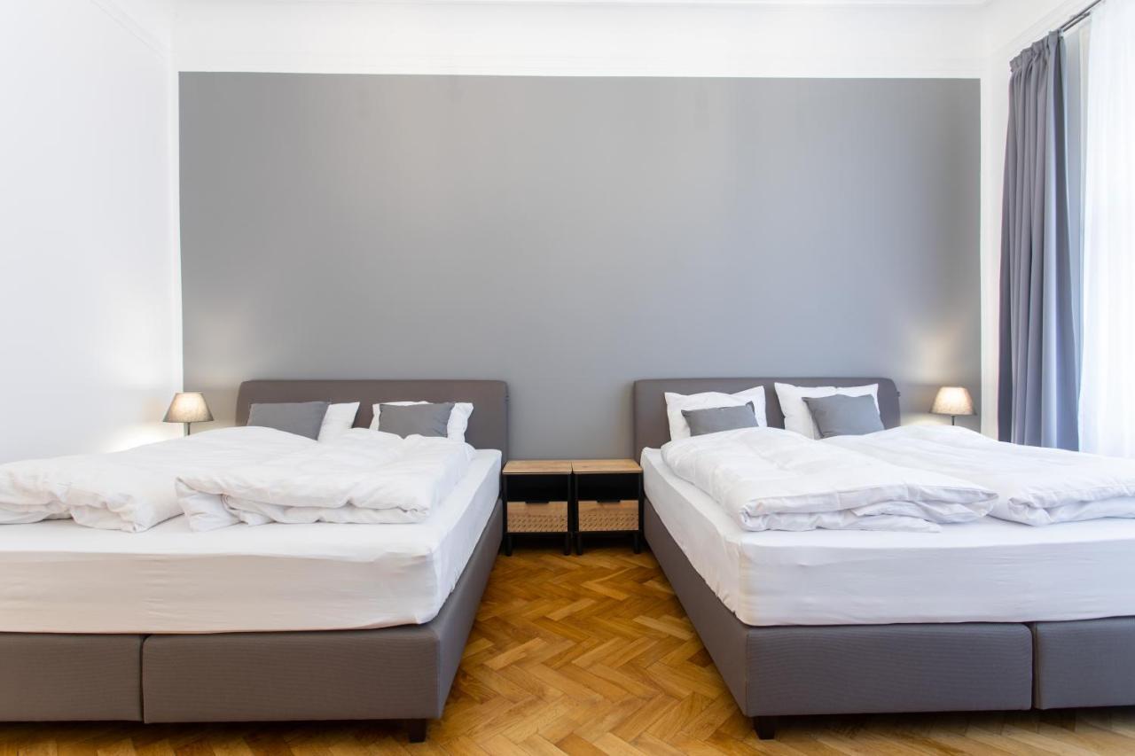 Spacious Apartments Near The River Prag Exterior foto
