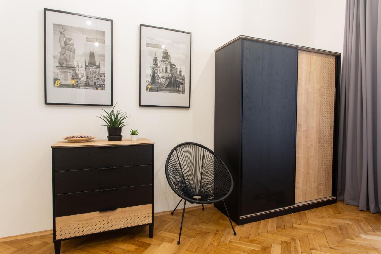 Spacious Apartments Near The River Prag Exterior foto