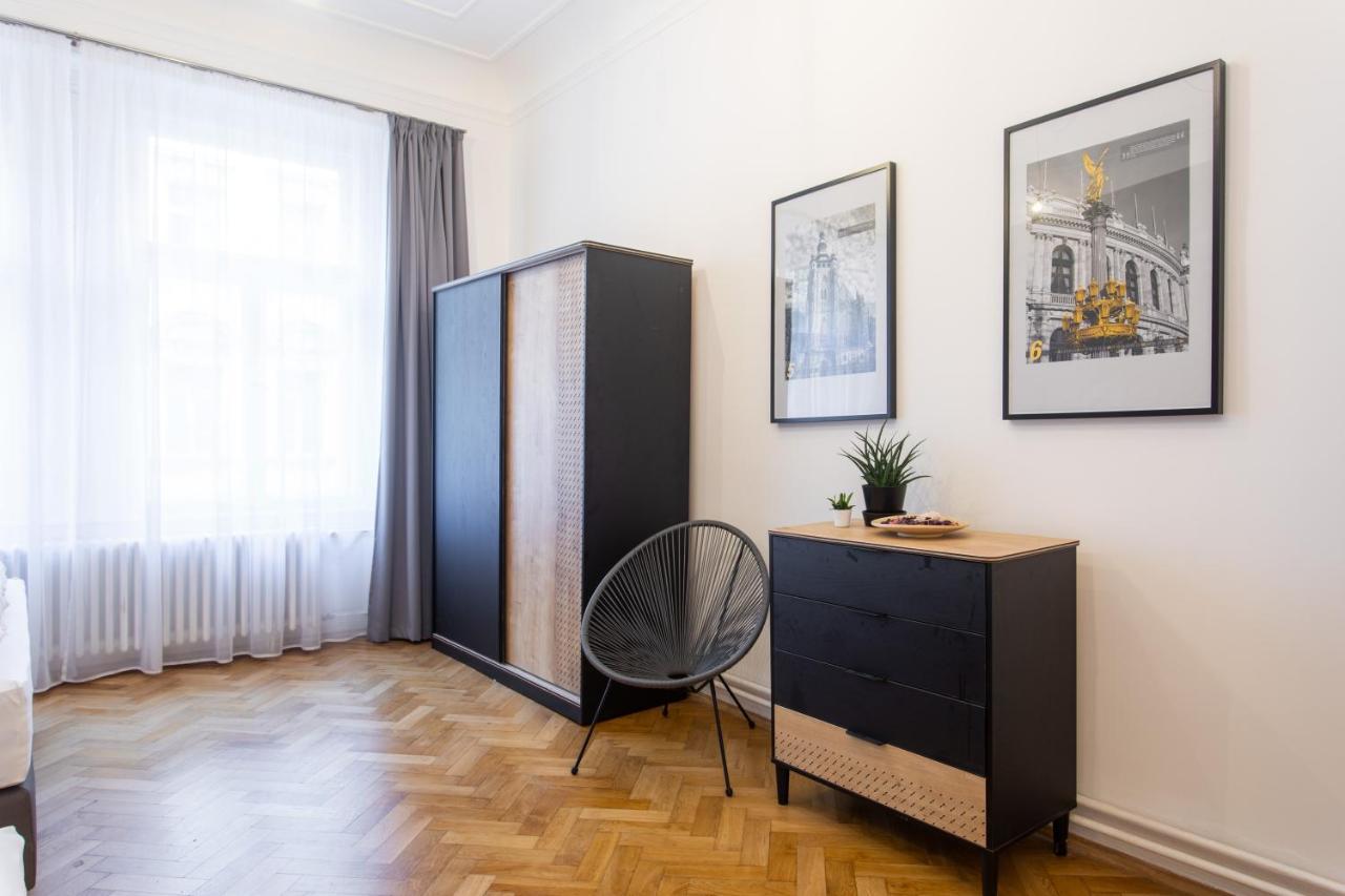 Spacious Apartments Near The River Prag Exterior foto