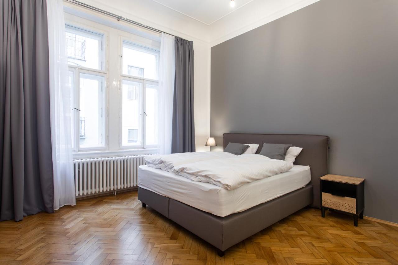 Spacious Apartments Near The River Prag Exterior foto